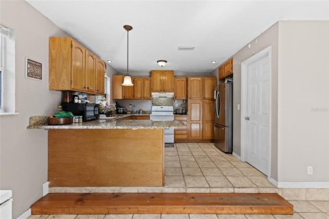 Casa en venta en Fort White, Florida, 3 dormitorios, 156.08 m2 № 1733877 - foto 5