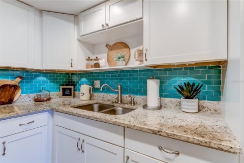 Condominio en venta en Saint Petersburg, Florida, 1 dormitorio, 66.89 m2 № 1916552 - foto 17