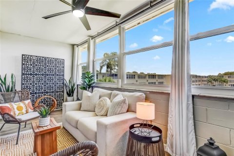 Condominio en venta en Saint Petersburg, Florida, 1 dormitorio, 66.89 m2 № 1916552 - foto 29