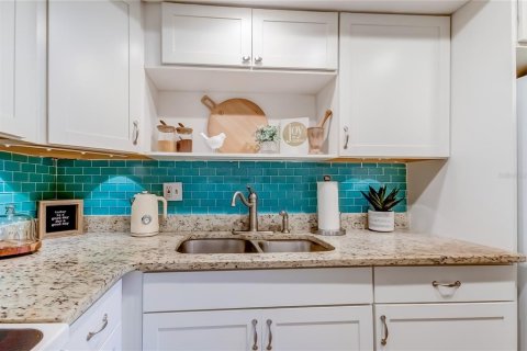 Condominio en venta en Saint Petersburg, Florida, 1 dormitorio, 66.89 m2 № 1916552 - foto 18