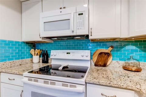 Condominio en venta en Saint Petersburg, Florida, 1 dormitorio, 66.89 m2 № 1916552 - foto 20