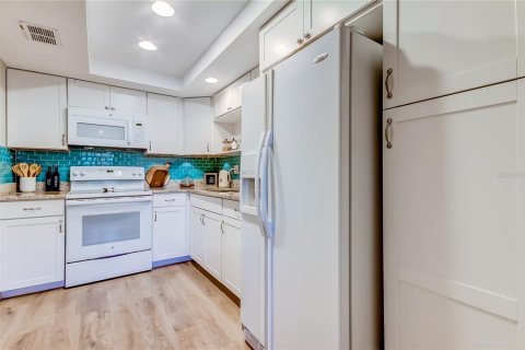 Condominio en venta en Saint Petersburg, Florida, 1 dormitorio, 66.89 m2 № 1916552 - foto 15