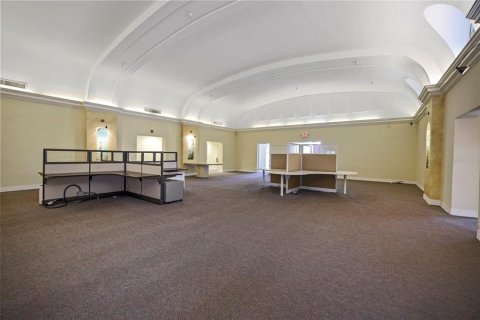 Commercial property in Saint Petersburg, Florida 528.99 sq.m. № 1757773 - photo 13