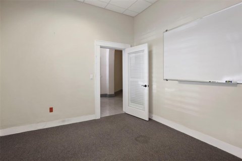 Immobilier commercial à louer à Saint Petersburg, Floride: 528.99 m2 № 1757773 - photo 6