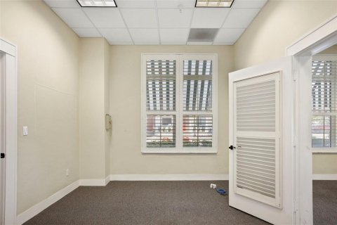 Immobilier commercial à louer à Saint Petersburg, Floride: 528.99 m2 № 1757773 - photo 8