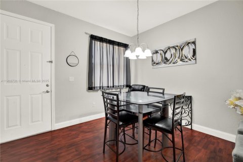 Townhouse in Homestead, Florida 3 bedrooms, 111.95 sq.m. № 1964228 - photo 9