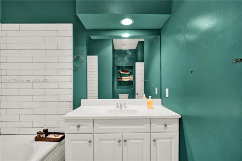 Townhouse in Homestead, Florida 3 bedrooms, 111.95 sq.m. № 1964228 - photo 19