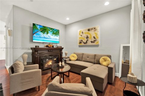 Townhouse in Homestead, Florida 3 bedrooms, 111.95 sq.m. № 1964228 - photo 3