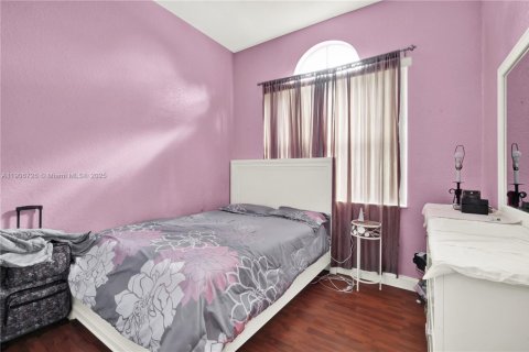 Townhouse in Homestead, Florida 3 bedrooms, 111.95 sq.m. № 1964228 - photo 11