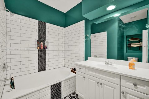 Townhouse in Homestead, Florida 3 bedrooms, 111.95 sq.m. № 1964228 - photo 18