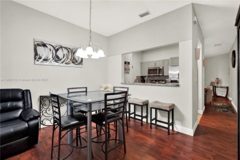 Townhouse in Homestead, Florida 3 bedrooms, 111.95 sq.m. № 1964228 - photo 8