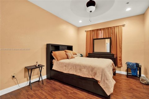 Townhouse in Homestead, Florida 3 bedrooms, 111.95 sq.m. № 1964228 - photo 15