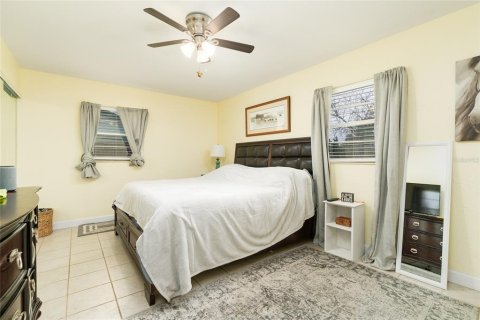 House in Edgewater, Florida 3 bedrooms, 115.57 sq.m. № 1540696 - photo 10