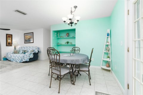 House in Edgewater, Florida 3 bedrooms, 115.57 sq.m. № 1540696 - photo 5