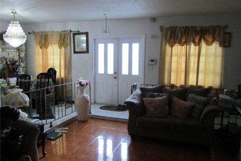 Villa ou maison à vendre à Lauderdale Lakes, Floride: 3 chambres, 146.41 m2 № 1949352 - photo 5