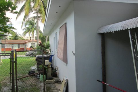 Villa ou maison à vendre à Lauderdale Lakes, Floride: 3 chambres, 146.41 m2 № 1949352 - photo 23