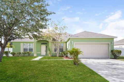 House in Kissimmee, Florida 4 bedrooms, 174.1 sq.m. № 1914524 - photo 1