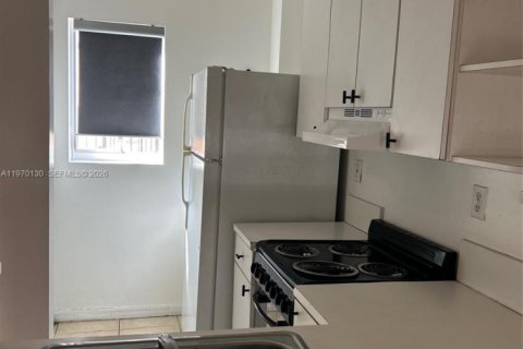 Apartamento en alquiler en Miami, Florida, 1 dormitorio, 58.25 m2 № 2030852 - foto 15