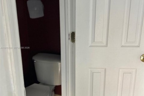 Apartamento en alquiler en Miami, Florida, 1 dormitorio, 58.25 m2 № 2030852 - foto 17