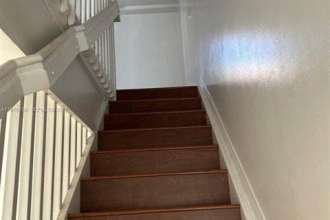 Apartamento en alquiler en Miami, Florida, 1 dormitorio, 58.25 m2 № 2030852 - foto 9