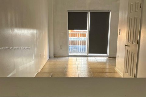 Apartamento en alquiler en Miami, Florida, 1 dormitorio, 58.25 m2 № 2030852 - foto 16