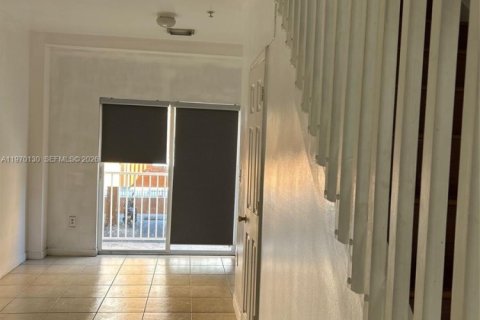 Apartamento en alquiler en Miami, Florida, 1 dormitorio, 58.25 m2 № 2030852 - foto 10