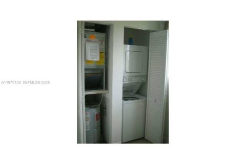 Apartamento en alquiler en Miami, Florida, 1 dormitorio, 58.25 m2 № 2030852 - foto 14