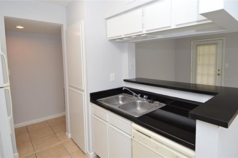 Condo in Tampa, Florida, 1 bedroom  № 2377984 - photo 6