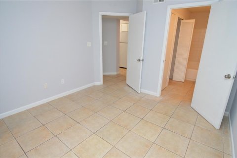 Condo in Tampa, Florida, 1 bedroom  № 2377984 - photo 30