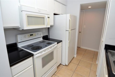 Condo in Tampa, Florida, 1 bedroom  № 2377984 - photo 4
