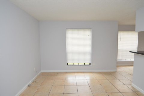 Condo in Tampa, Florida, 1 bedroom  № 2377984 - photo 12
