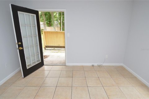 Condo in Tampa, Florida, 1 bedroom  № 2377984 - photo 16