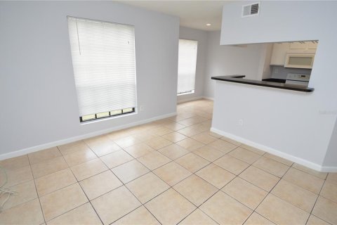 Condo in Tampa, Florida, 1 bedroom  № 2377984 - photo 11