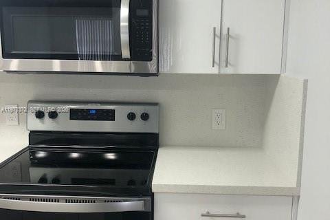 Copropriété à louer à Hollywood, Floride: 1 chambre, 78.13 m2 № 2041786 - photo 2