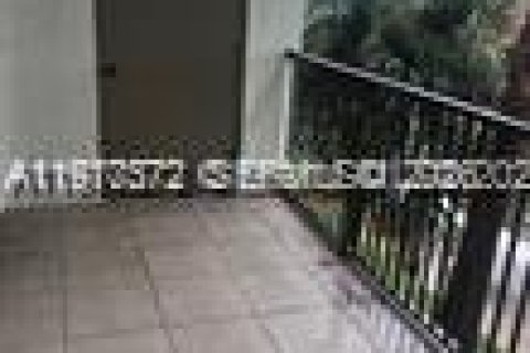 Copropriété à louer à Hollywood, Floride: 1 chambre, 78.13 m2 № 2041786 - photo 22