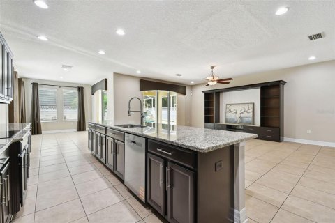 House in Wesley Chapel, Florida 4 bedrooms, 272.48 sq.m. № 1805768 - photo 28