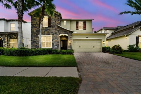 House in Wesley Chapel, Florida 4 bedrooms, 272.48 sq.m. № 1805768 - photo 2