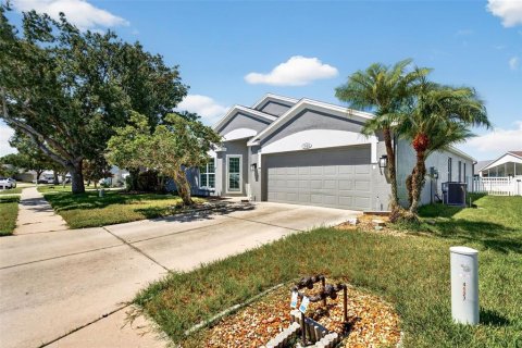 House in Bradenton, Florida 3 bedrooms, 172.43 sq.m. № 2316453 - photo 3