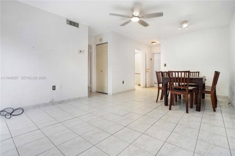 Condo in Miami Beach, Florida, 1 bedroom  № 2005129 - photo 8