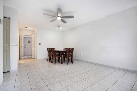 Condo in Miami Beach, Florida, 1 bedroom  № 2005129 - photo 7