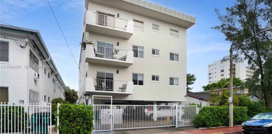 Condo in Miami Beach, Florida, 1 bedroom  № 2005129