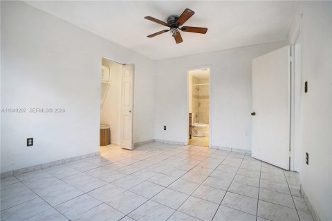 Condo in Miami Beach, Florida, 1 bedroom  № 2005129 - photo 12