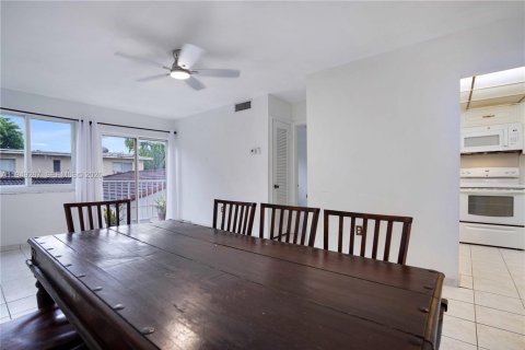 Condo in Miami Beach, Florida, 1 bedroom  № 2005129 - photo 5