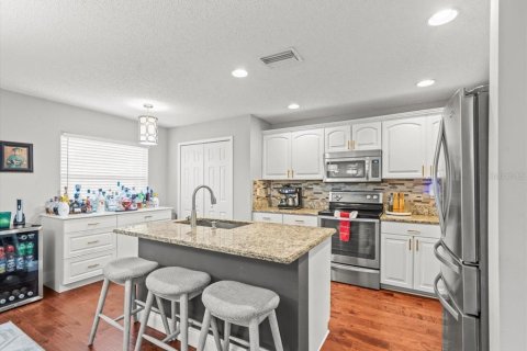 Townhouse in Tampa, Florida 3 bedrooms, 173.54 sq.m. № 1894355 - photo 7