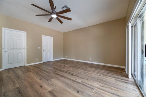 Casa en venta en Lake Worth, Florida, 3 dormitorios, 191.01 m2 № 1975859 - foto 25