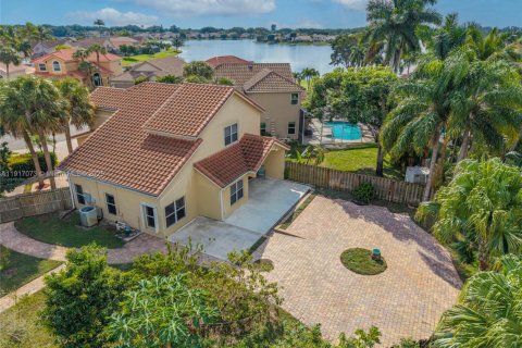 Casa en venta en Lake Worth, Florida, 3 dormitorios, 191.01 m2 № 1975859 - foto 8