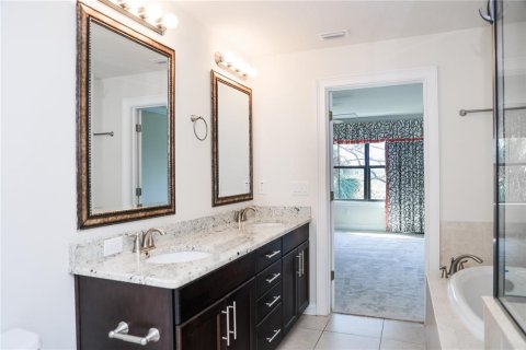 Touwnhouse à vendre à Tampa, Floride: 3 chambres, 160.16 m2 № 2398423 - photo 30