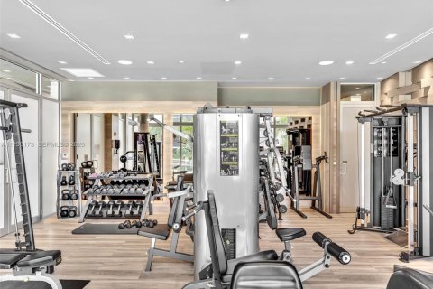 Condo in Bay Harbor Islands, Florida, 3 bedrooms № 1995926 - photo 25