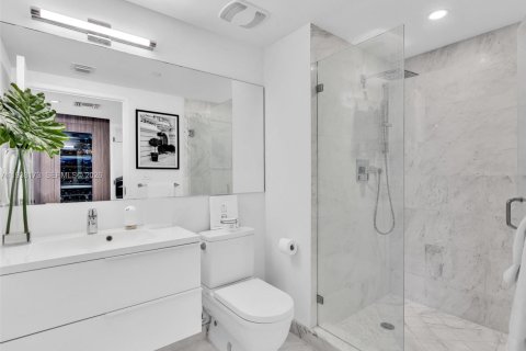 Condo in Bay Harbor Islands, Florida, 3 bedrooms № 1995926 - photo 22