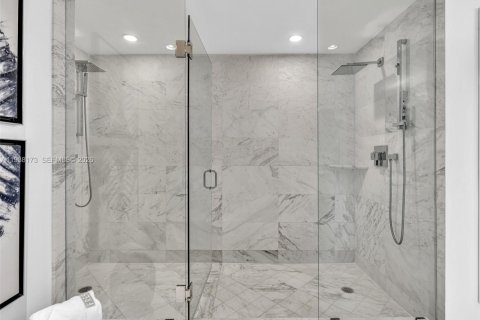 Condo in Bay Harbor Islands, Florida, 3 bedrooms № 1995926 - photo 18